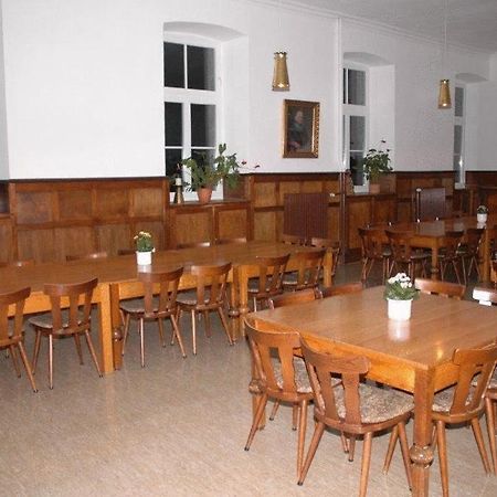 尼克劳斯克勒斯特酒店 Jüchen 外观 照片